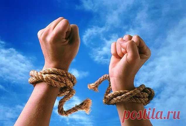 КАК ИЗБАВИТЬСЯ ОТ БОЛЕЗНЕЙ БЕЗ ЛЕКАРСТВ И СНОВА РАДОВАТЬСЯ ЖИЗНИ

УЗНАЙТЕ:

Почему лекарства заглушают симптомы, но не лечат

Почему фармацевтическая индустрия является четвёртой по прибыльности в мире и при этом всё больше людей уходят из жизни от болезней

Как увидеть, что тело наше не машина, собранная по частям, а одно целое

Эту информацию стоит услышать