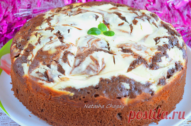 Пирог с яблоками и творожной начинкой