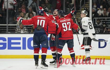 Шатаут Самсонова и передача Кузнецова помогли "Вашингтону" обыграть "Лос-Анджелес" в НХЛ. Встреча завершилась со счетом 2:0 в пользу столичного клуба