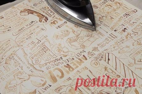 Нарисуйте что-нибудь молоком на листе бумаги, а через 30 минут прогладьте просохшую бумагу остывшим утюгом...