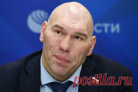 Валуев возразил оскорбленным формой СССР финнам. Экс-чемпион мира по боксу, а ныне депутат Госдумы Николай Валуев оценил критику со стороны бывшего премьер-министра Финляндии Александра Стубба в отношении формы сборной России по хоккею. Валуев отказался считать ретро-экипировку оскорбительным жестом в адрес Финляндии.