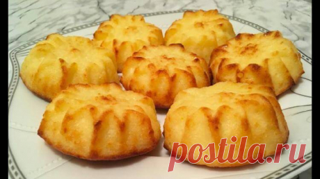 Нежные сырники с соусом в духовке