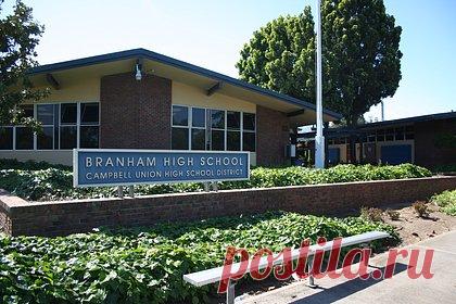 Американским властям не понравилась свастика из тел школьников