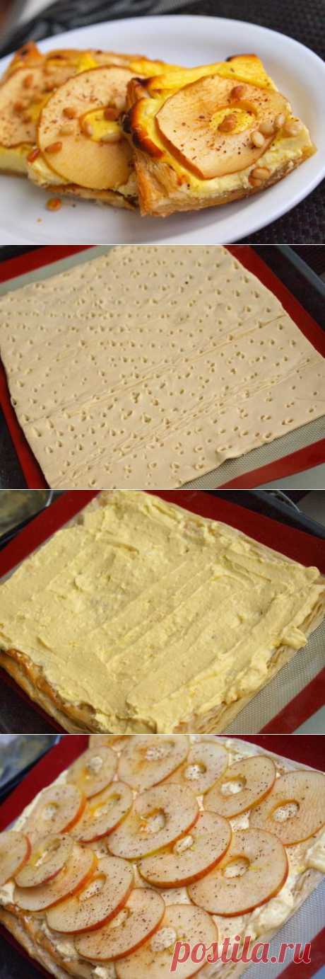Слойки с яблоками и творогом