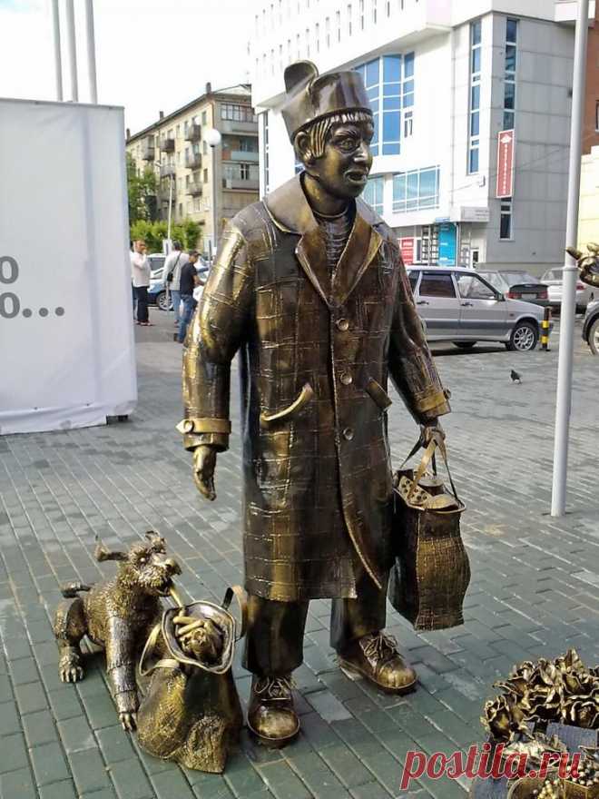 Памятник покупателю Новосибирск