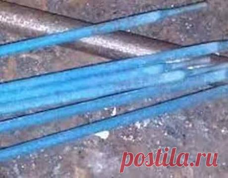 Почему опытные сварщики советуют покупать только синие электроды? В чём отличие синих электродов от серых и какая бывает цветовая маркировка электродов