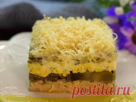 Салат с грибами и курицей из доступных ингредиентов! Салат на новый год 2022 ✅ Салат с грибами и курицей - самый вкусный и сытный салат из очень доступных ингредиентов! Приготовив его один раз, он стал любимцем абсолютно всей нашей семьи! Попробуйте и салат с курицей и грибами станет постоянным гостем на вашем столе!✏️ Рецепт✓ Куриное филе - 1 шт. (250 г.)✓...