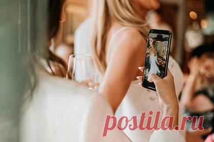 Девушка показала свое свадебное платье и возмутила пользователей сети. Пользовательница сети Хана (фамилия неизвестна) с никнеймом thisishanab показала свой свадебный наряд и возмутила зрителей. На размещенных кадрах девушка примерила белое корсетное мини-платье с длинными рукавами и отделкой из кружева. Данный предмет гардероба бренда Oh Polly стоит 62 фунта.