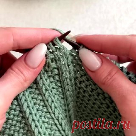 Дорожки из лицевых петель на платочной вязке при вязании по кругу. Отлично держат полотно и не позволяют сильно растягиваться ему в длину. didinfo книги