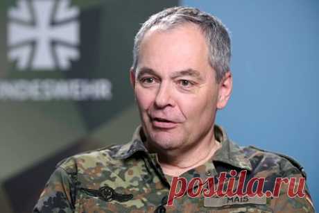 В Германии заявили о неспособности выполнять обязательства перед НАТО. Германия не сможет выполнять свои обязательства перед НАТО из-за низкой боеспособности армии, вызванной активной военной помощью Украине. Об этом сообщается в докладе генерал-лейтенанта Бундесвера Альфонсо Майса. Он предупредил, что без решительных мер армия будет неспособна участвовать в «боях высокой интенсивности».