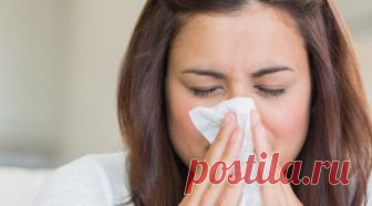 Медики дали советы, как повысить иммунитет осенью Своими рекомендациями по укреплению иммунитета медработники поделились на страницах электронной газеты «Век». Например, считают врачи, для поддержания здоровья в переходный период полезно есть инжир. «При сырой, ветреной и холодной погоде следует съедать по два-три сушеных инжира перед выходом на улицу. Этот фрукт поможет укрепить бронхи перед действием холодного ветра и защитит от простуды», — цитирует