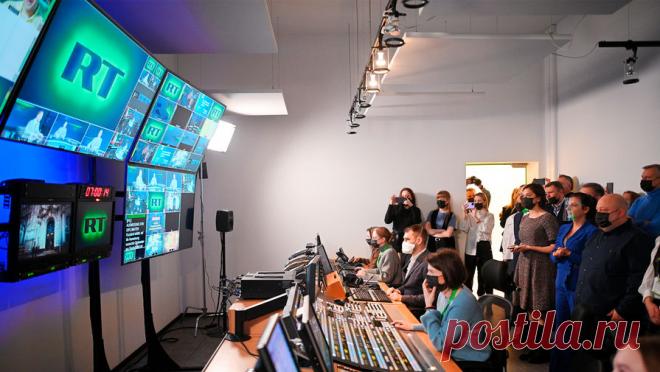 Греф: запуск вещания RT в Индии поможет наладить крепкий мост между странами. У RT есть огромный опыт работы в других странах, это одно из наиболее популярных российских СМИ среди зарубежной аудитории. Предстоящий запуск вещания канала в Нью-Дели укрепит отношения между Индией и Россией, заявил глава Сбербанка ...