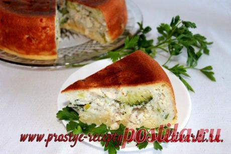 Нежный заливной пирог с курицей, рисом и брокколи