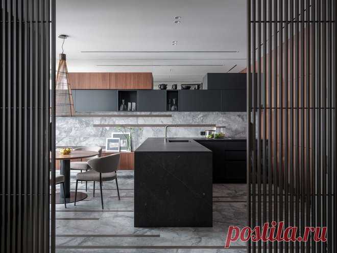 Houzz тур: Серый интерьер с лощёным мрамором и рейками
