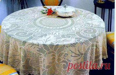 Скатерть с цветами и листьями Филейная скатерть с красивым узором из листьев и цветов. Схема вязания