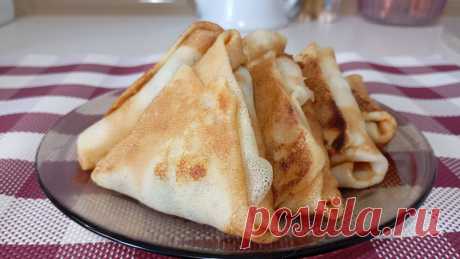 Блины с РЫБНОЙ начинкой. Вкусно! Блины.тесто:1 ст =250 мл1 ст тёплого молока1 ст кипятка3 яйца6 ст л муки ( с горкой)0,5 ч л соли1 ст л сахара3 ст л растит маслаНачинка:1 б рыбных консервов4 яйцапучок зелёного лукасоль