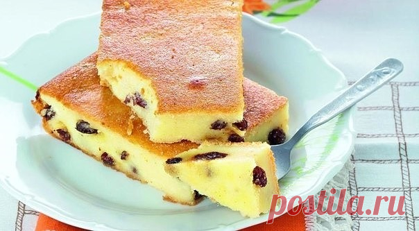 5потрясающих сладких запеканок  
 
Забирайте себе на стену и держите всегда под рукой  
 
1. Банановая запеканка  
 
На 100 гр - 41 ккал белки - 2 жиры - 1 углеводы - 6  
 
Это отличный способ зарядиться не только белками, но еще и эндорфинами Отличное настроение с такой вкуснятиной вам обеспечено!
 
Ингредиенты:
 
 Обезжиренный творог 360 г
 Яйцо 1 шт.
 Мука цельнозерновая (можно заменить молотыми овсяными хлопьями) 2 ст. л.  
 Бананы (зрелые) 6 шт.
 
Приготовление:
 
1. ...
