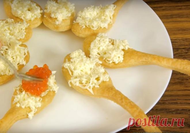 Тарталетки из слоеного теста с начинкой