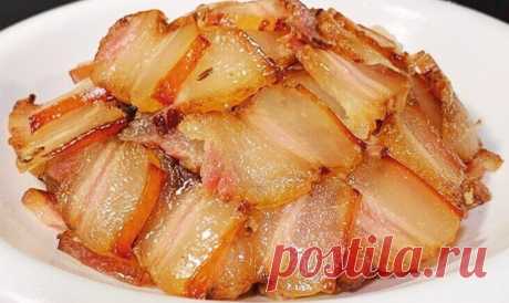 Сочное сало за пару дней. Благодаря оригинальному маринаду очень вкусное Сегодня я хочу поделиться с вами интересным рецептом приготовления сала. С помощью уникального маринада вы сможете создать потрясающую закуску. Для этого нам понадобятся следующие ингредиенты: Сало (лучше выбрать...