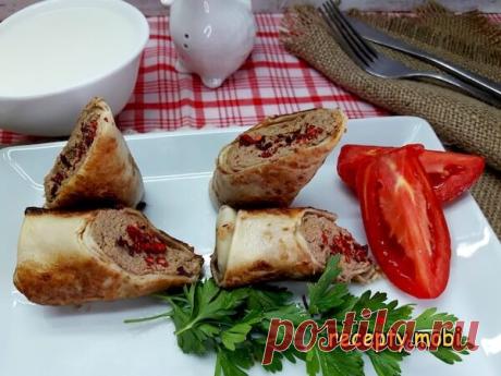 Блины с куриной печенью
✅ Ингредиенты:
▫️ молоко любой температуры и жирности - 200 мл;
▫️ вода очищенная - 200 мл;
▫️ мука в/с - 130 г;
▫️ куриные яйца - 2 шт;
▫️ растительное масло без запаха - 35 мл;
▫️ сахар белый - 10 г;
▫️ куриная печень - 550 г;
▫️ лук белый - 100 г;
▫️ морковь сочная - 100 г;
▫️ соль, перец - по желанию.
