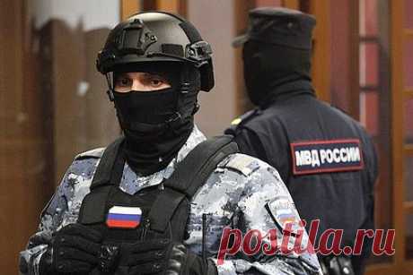 Российский курсант расправился со своим командиром. Он связал стропы его парашютов перед прыжком