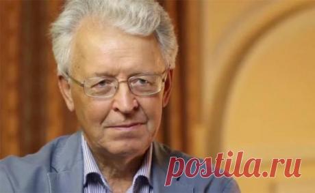 Страну отдали на разграбление контрабандистам!При этом власти ничего не делают для того, чтобы остановить этот процесс. — Дайте мне 2100 мм российской границы, я озолочусь и обеспечу своих внуков.— Почему именно 2100?— Это ширина колеи современного грузовика.(Современный анекдот)Контрабанда — гигантская «дыра» российск…