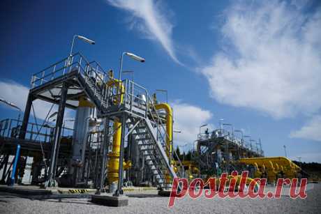 В Болгарии предрекли проигрыш арбитража против «Газпрома» на миллиард долларов. И. о. министра обороны Болгарии Димитр Стоянов предрек стране проигрыш арбитража против «Газпрома», в результате чего София будет вынуждена заплатить один миллиард долларов. Речь идет о пункте контракта «бери или плати», согласно которому, если Болгария не примет газ от «Газпрома», она должна будет за него заплатить.