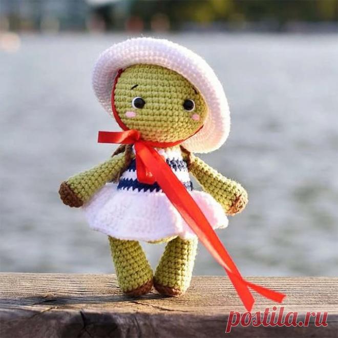 Бесплатный мастер-класс по вязанию Черепашка Ника крючком. Автор описания - Людмила Орлова.