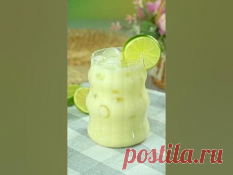 Бразильский лимонад🍋‍🟩🍸🍋‍🟩3 лайма🍋‍🟩1 банка сгущеного молока🍋‍🟩750 мл воды🍋‍🟩лёд и побольше 🤤