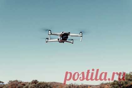 В российском регионе уничтожили беспилотник. Губернатор Брянской области Александр Богомаз в своем Telegram-канале заявил, что над территорией региона уничтожили беспилотный летательный аппарат (БПЛА) самолетного типа. В результате инцидента пострадавших и разрушений нет. На месте происшествия работают оперативные и экстренные службы.