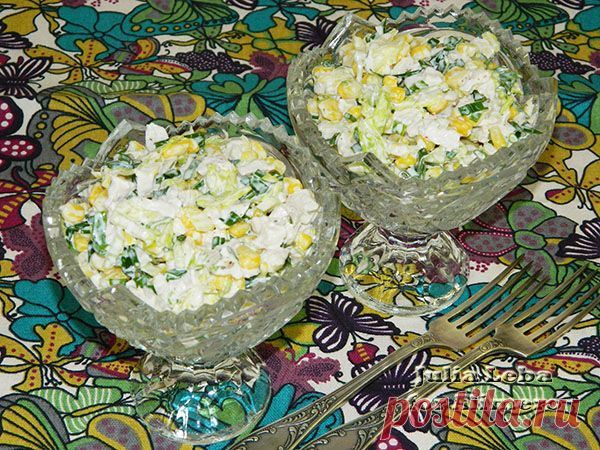 Вкусный и сочный салат с курицей