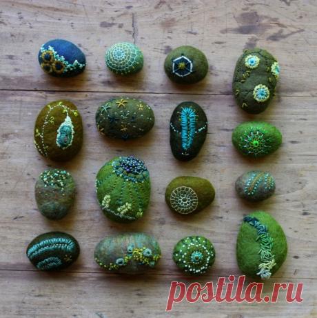 Вышитые камни Lisa Jordan (подборка) / Унесенные фетром / ВТОРАЯ УЛИЦА