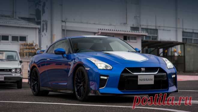 Юбилейное купе Nissan GT-R украсило улучшенное семейство Современный Nissan GT-R ведёт свою родословную от модели Nissan Skyline GT-R, появившейся в феврале 1969 года. А значит, у нас ещё один полувековой юбилей
