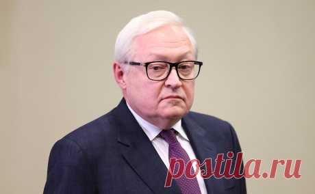 В МИДе связали возможность изменения ядерной доктрины с действиями Запада. Эскалационные действия со стороны США и НАТО ставят перед Россией вопрос о том, как базовые документы в сфере ядерного сдерживания могут быть приведены в соответствие текущим потребностям, заявил замглавы МИДа Сергей Рябков, передает «Интерфакс».