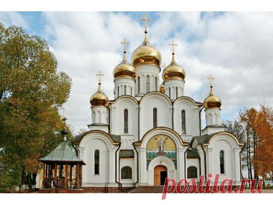 Малое Золотое Кольцо России 4 дня 

(Владимир - Боголюбово - Суздаль - Иваново - Кострома - Ярославль - Ростов Великий - Переславль Залесский - Сергиев Посад, 4 дня) 


Путешествие вглубь истории России к сохранившимся шедеврам искусных мастеров и народных умельцев.