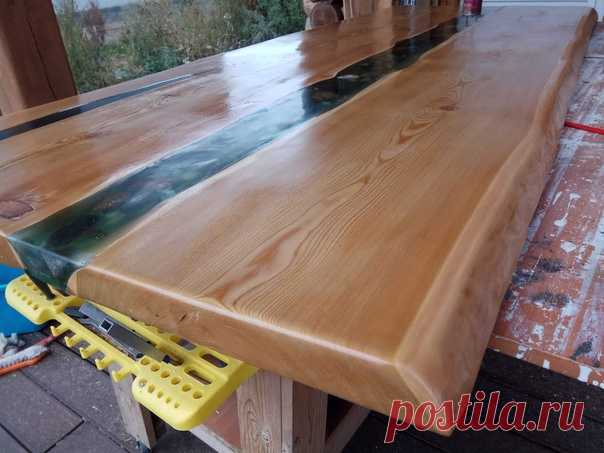 Столешница из дерева и эпоксидки. Автор FeelFly на yaplakal #DIY_Идеи #стол #столешница #эпоксидка #смола #diy