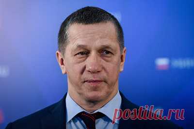 Трутнев: ВЭФ стал площадкой укрепления связей с дружественными России странами. Восточный экономический форум стал одним из эффективных инструментов опережающего социально-экономического развития Дальнего Востока, отметил зампредседателя правительства РФ - полномочный представитель президента в Дальневосточном федеральном округе