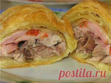 Окорочка в тесте
https://www.povarenok.ru/recipes/show/3343/
—-------------------------------------------------------
Очень вкусно получается и курочка, и , которое пропитывается всеми ароматами специй, чеснока и сыра.

Окорочка  в тесте
Кулинарный рецепт