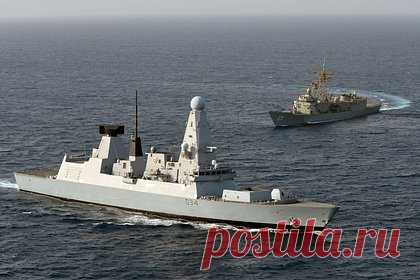 Британский миноносец сбил ударный беспилотник над Красным морем. Британский эскадренный миноносец HMS Diamond сбил беспилотный летательный аппарат (БПЛА), летевший над Красным морем. Об этом сообщил министр обороны Великобритании Грант Шэппс. По словам Шеппса, HMS Diamond сбил предполагаемый ударный беспилотник, который был нацелен на торговое судно.