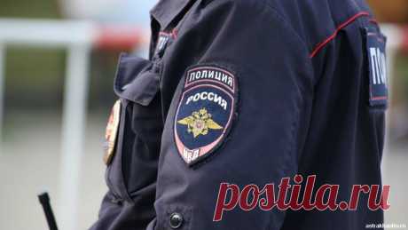 Что делать, если сотрудники правоохранительных органов требуют пароль от вашего телефона Защита смартфона, ориентированная на разблокировку с помощью отпечатка пальца или сканирования лица, разработана по последнему слову техники и призвана в