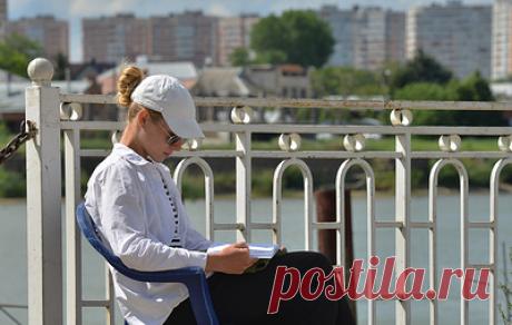 "Читай-город": "Мастер и Маргарита" стал лидером продаж среди книг Булгакова. В топ наиболее популярных произведений автора вошли "Морфий", "Собачье сердце", "Белая гвардия" и "Записки юного врача"