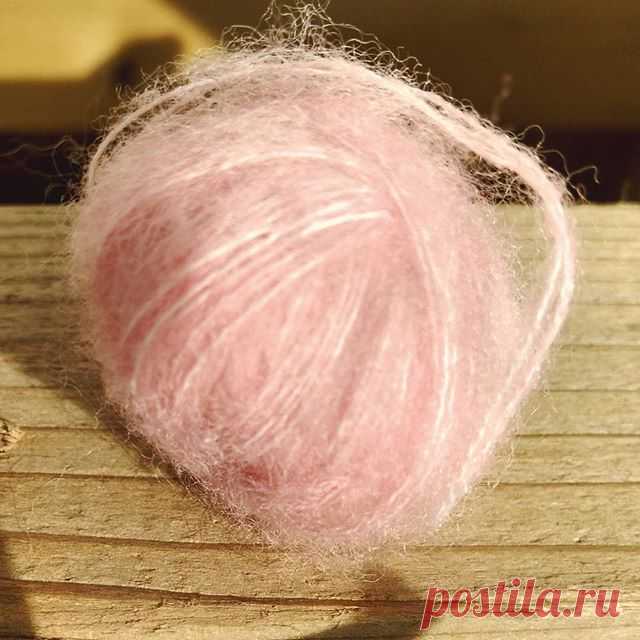 Пряжа Lineapiu Sugar
Состав: 75% меринос 25% полиамид
Nm: 1/15, то есть 1500 м в 100 г. #пряжапочтой #пряжадлявязания #итальянскаяпряжа #кашемир #вяжуназаказ #вязаниеспицами #вязаниеназаказ #хобби #шерсть #полушерсть #пряжа #пряжанабобинах #купитьпряжу #шерстянаяпряжа #итальянскаяпряжа #кашемир #вяжуназаказ #вязаниеспицами