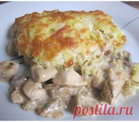 КУРИЦА С ГРИБАМИ, ЗАПЕЧЕННАЯ ПОД КАРТОФЕЛЬНОЙ ШУБОЙ