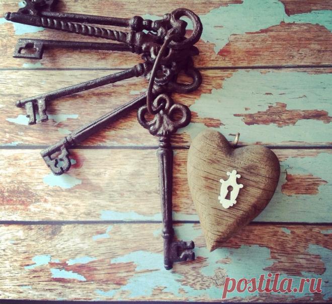 3 главных «никогда» Никогда не жалуйтесь на болезни, разве только врачу. Человек, который постоянно сетует на недуги, подробно рассказывает о них окружающим, бессознательно подрывает собственное здоровье