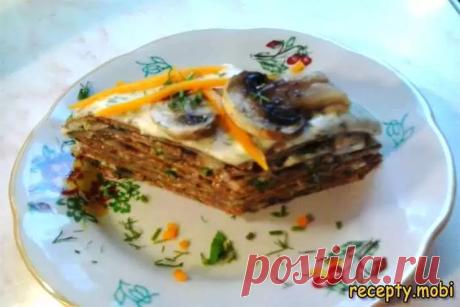 Печёночный торт с шампиньонами и чесночно-сливочной пастой