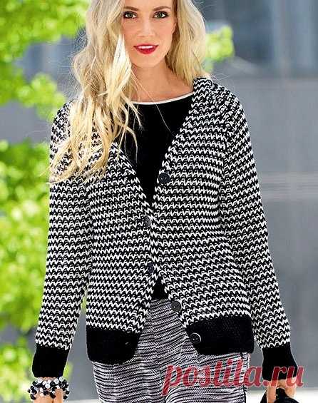 Элегантный черно-белый жакет зигзагообразным узором с вытянутыми петлями