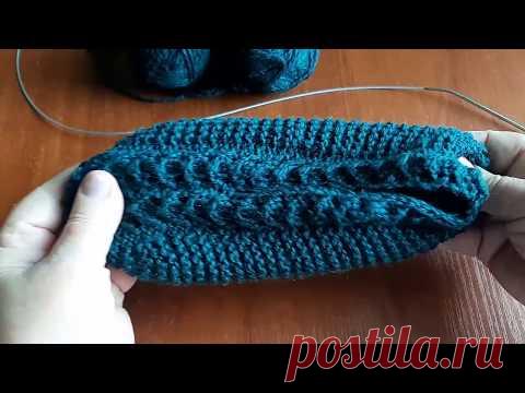 Малахитовые следочки на двух спицах.