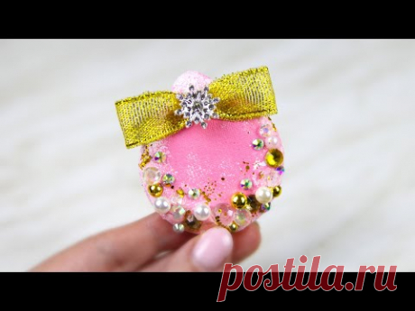 Елочный шарик как брошь / Новогодний декор своими руками из ткани и картона DIY