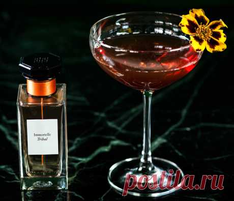 Коктейли с ароматом парфюма.
В небольшом уютном баре Fragrances, расположенном в берлинском Риц-Карлтоне, вам приготовят уникальный коктейль, который будет пахнуть точь-в-точь, как ваши любимые духи?