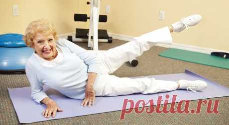 Тренировка по-домашнему после 40: 5 упражнений для зрелых и цветущих